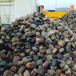 Логотип @glamourpafoslev - Лев дрочит буквы в пустоту