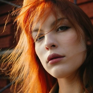 Логотип @glossa_ph - Glossa живет жизнь