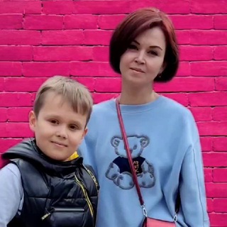 Логотип @go_with_us - По Москве с ребёнком бесплатно