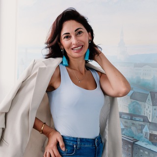 Логотип @goarenglish - EASY ENGLISH