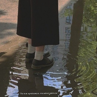 Логотип @goblincorefairydarkacademia - бабушкина люстра