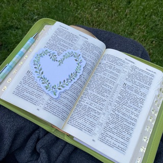 Логотип @god_be_with_you_l - God will be with you 🙏🏻