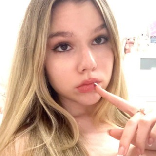 Логотип @godlovesuglyidont - slavic lana 🐇