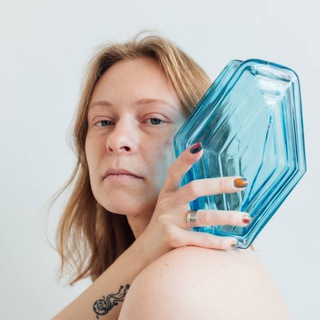 Логотип @godnotaiyut - я в домике