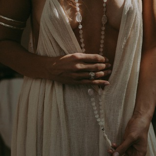 Логотип @gods_lover_woman - ANNA GOLITSYNA