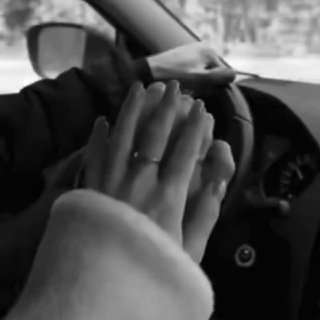 Логотип @goodwithmeee - Yaman.