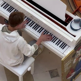 Логотип @grandroyalpianoclub - Никита Ляховчук | GR Piano Club
