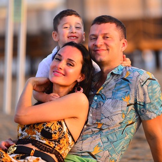 Логотип @greatfamilyu - Путь: Семья