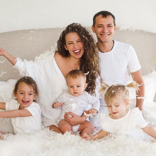 Логотип @gshjfe4bwu5hmzdi - Ника и Женя о WB