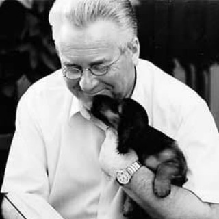 Логотип @guberznaet - Папка Губернатора