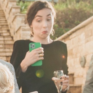 Логотип @guess_kris - Гэсс вер ай эм