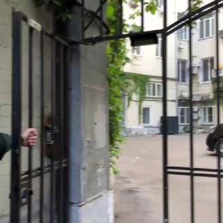 Логотип @guideofmoscow - Дорогой город приглашает