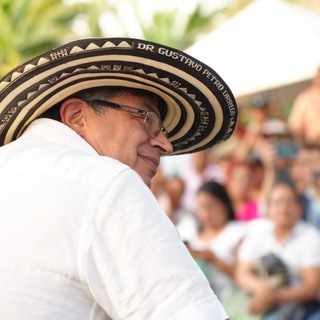 Логотип @gustavopetrooficial - Gustavo Petro
