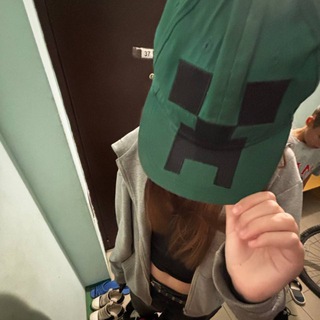 Логотип @gxjfzjfdkgdkhgf - мяу