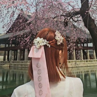 Логотип @hallimarie - 한리냥 marie