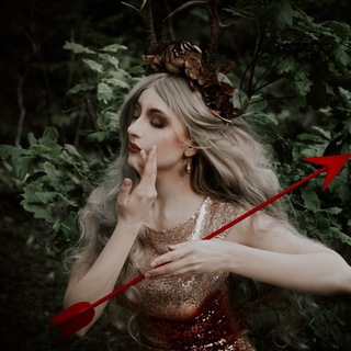 Логотип @hardrockandeasyreading - книжки, кофе и винил