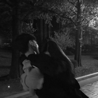 Логотип @hdkskshshwishd - ^