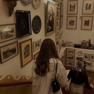 Логотип @healaws - her eyes are like a warm sweetness