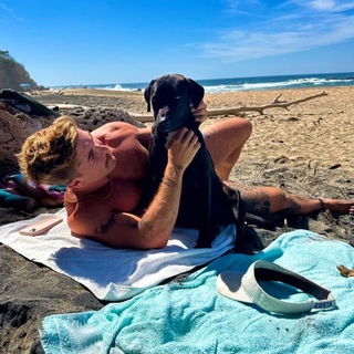 Логотип @healthhq - Health HQ