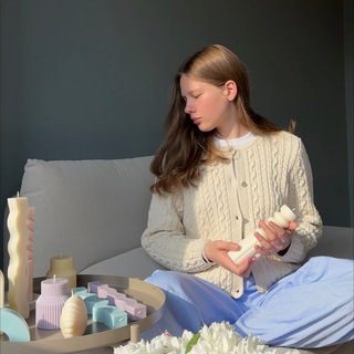 Логотип @hellopolllyyy - hellopollly