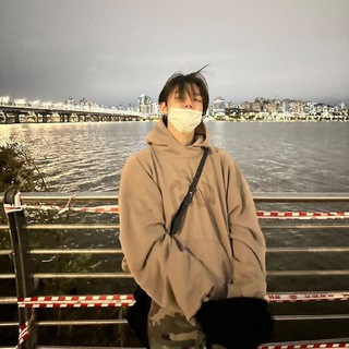 Логотип @helpfrlee - ((㍃) help fr lee