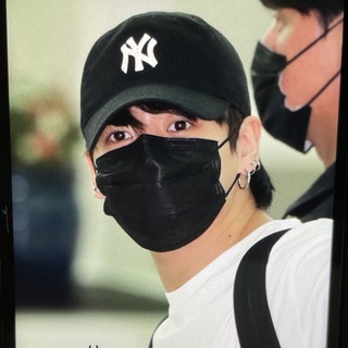 Логотип @helprainerss - хэлп киллера.