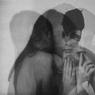 Логотип @herouna - Madman's records.