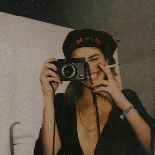 Логотип @hervibe1spretty - “𝘩𝘦𝘳 𝘷𝘪𝘣𝘦 𝘪𝘴 𝘱𝘳𝘦𝘵𝘵𝘺 ”