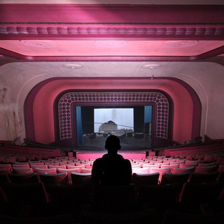 Логотип @heyquentin - Эй, Квентин!