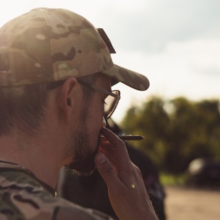 Логотип @higgs_bazon - Баzoн Хиггса