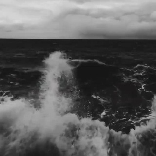 Логотип @hileie - страдалец по твоим глазам