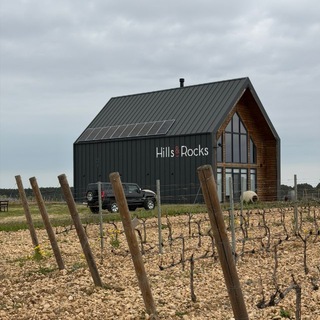 Логотип @hillsandrocks22 - Винодельня HILLS&ROCKS