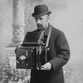 Логотип @historiasenblancoynegro - ⚫️HISTORIAS EN BLANCO Y NEGRO⚪️🎞