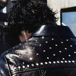 Логотип @hlple - Less arch