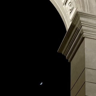 Логотип @hold_me7 - душа требует покоя.