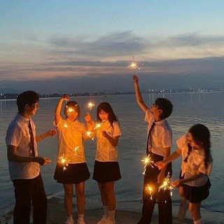 Логотип @hollymollyho - милі тексти з книг`♡