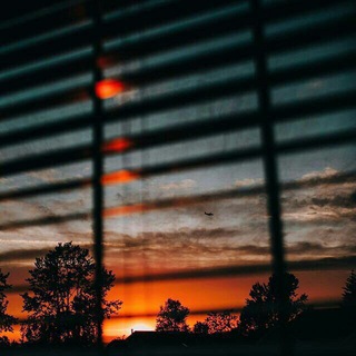 Логотип @home_poems - привет.