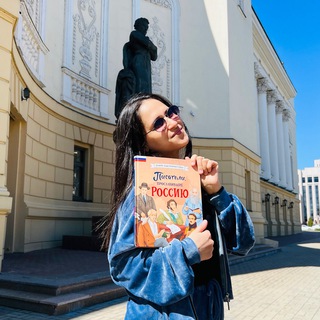 Логотип @homelike_books - Книгоголик со стажем 📖