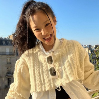 Логотип @honeyybabe - затишний будиночок