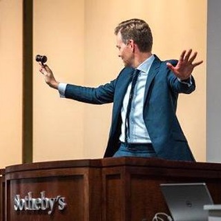 Логотип @hotauction - Что там на Сотбис?