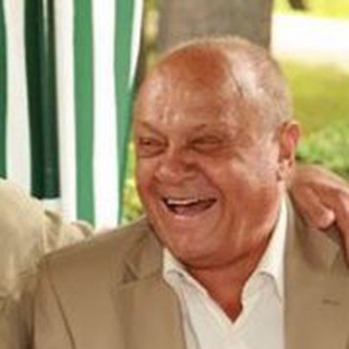 Логотип @hotinenkoloshara - мыль-ни-ца