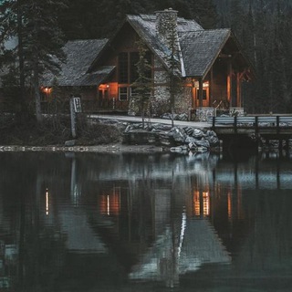 Логотип @house_on_the_outskirts - Дом ведьмы