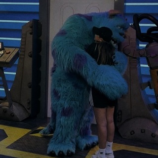 Логотип @howdisgusting - Firefly🎧