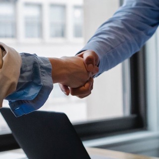 Логотип @hr_toront0 - HR TORONTO