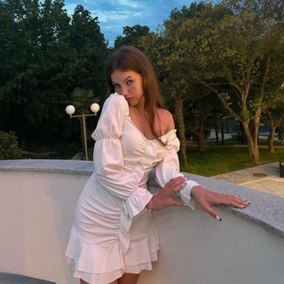 Логотип @hshshshnjj - я