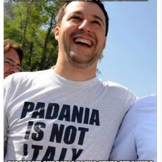 Логотип @huaweitecnologiaitalia - Leghisti analfabeti