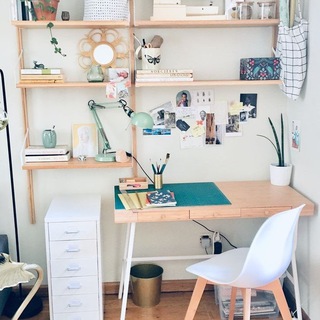 Логотип @hudojniki_sredi_nas - Творческий уголок ✨