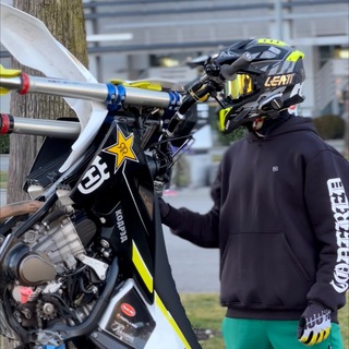 Логотип @hustlerrr450 - WhiteNigga