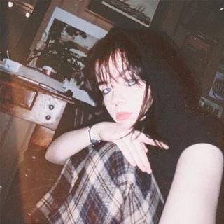 Логотип @i_lowe_this - Я люблю