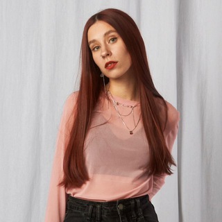 Логотип @iamelisabethv - всё о Лизе || филолог-маркетолог
